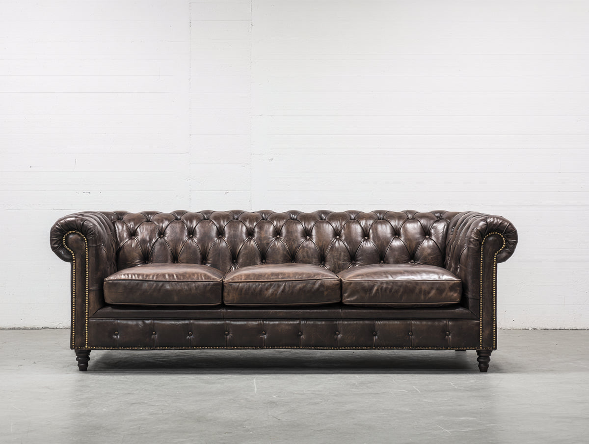 Sofás 3 plazas tapizados efecto cuero 225 x 92 x 77 cm - marrón oscuro - diseño Chesterfield con capitoné y brazos enrollados